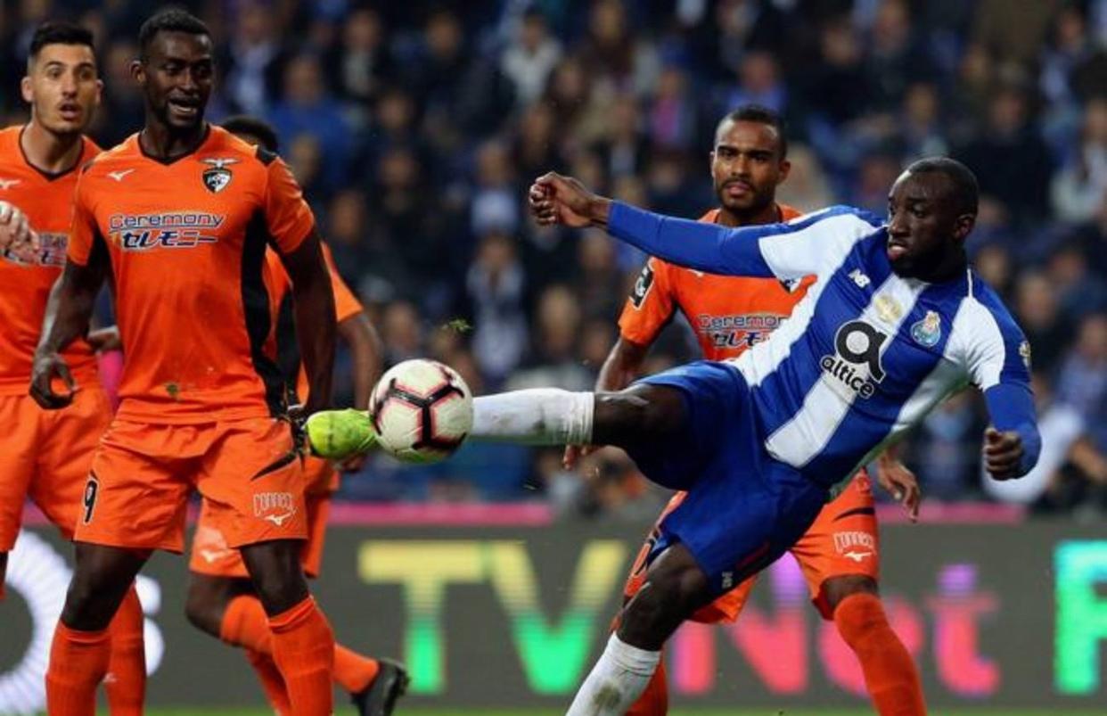 包含这也行?皇家马德里围绕欧篮联队长鼓劲今晨皇家马德里备战欧篮联,赛后波尔图回应争议的词条 包含这也行?皇家马德里围绕欧篮联队长鼓劲今晨皇家马德里备战欧篮联,赛后波尔图回应争议的词条