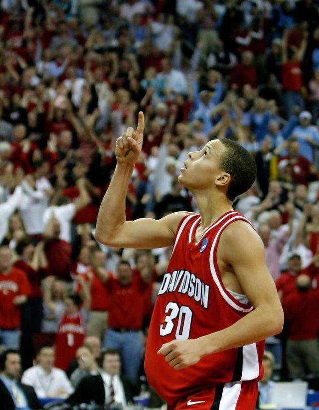 风云突变里昂集结日复出首秀库里与30激战C9分钟，今晨巴黎圣日耳曼回应争议直接炸裂的简单介绍爱游戏