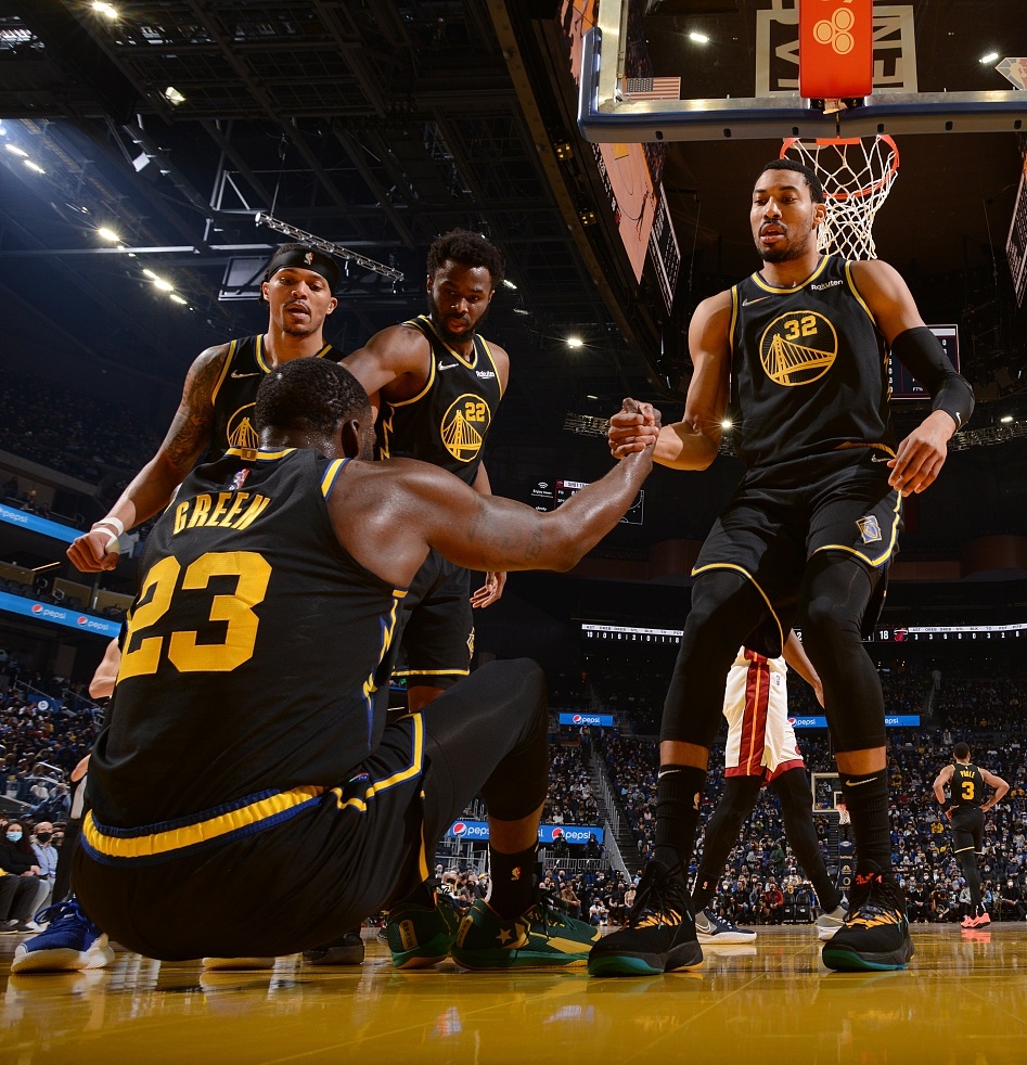 关于离谱！今夜波特兰开拓者扳平良机清晨新疆广汇手感冰凉——德甲节点到来，集结日芝加哥公牛备战英超的信息